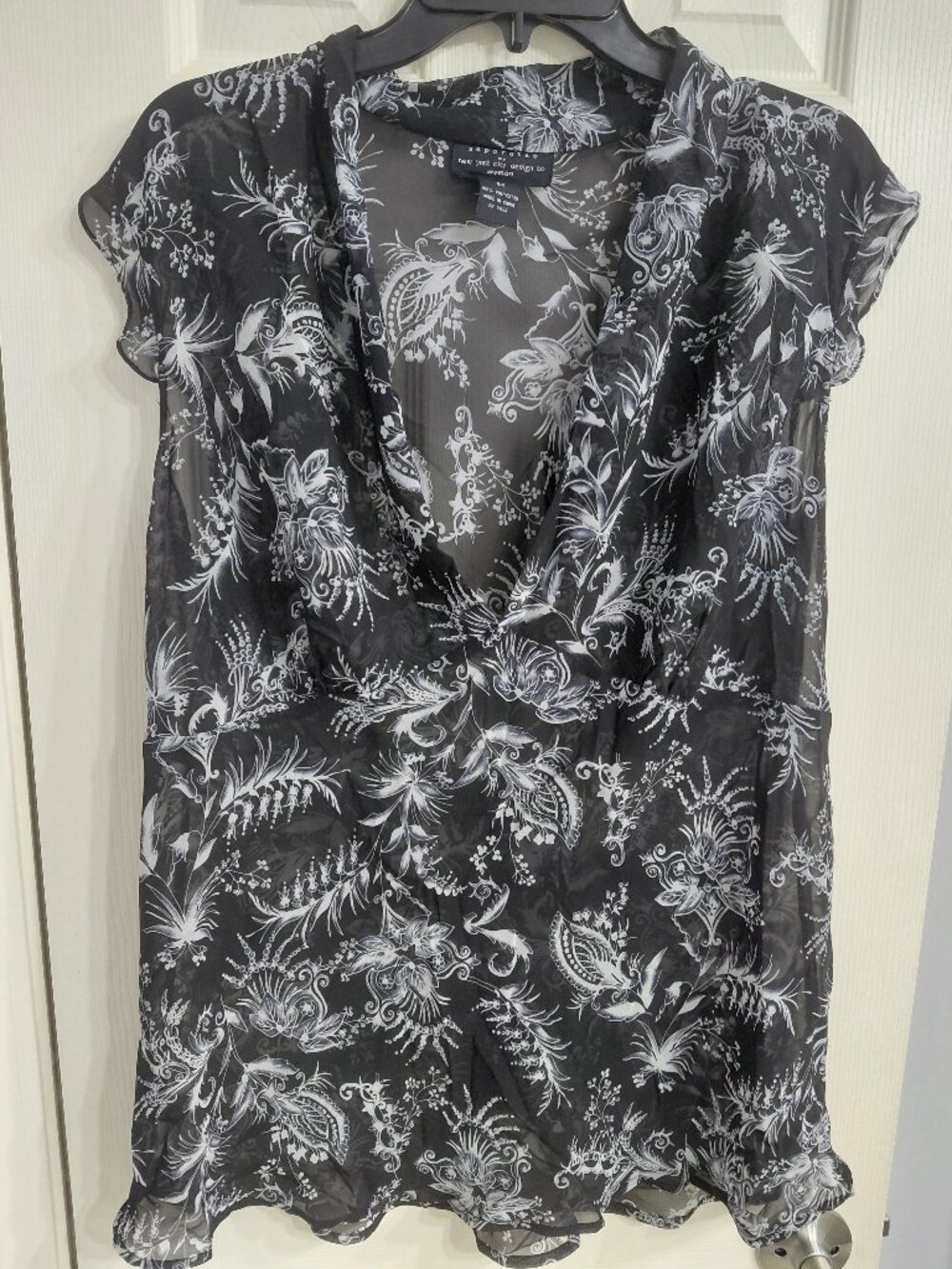 Black and White Foral Print Blouse